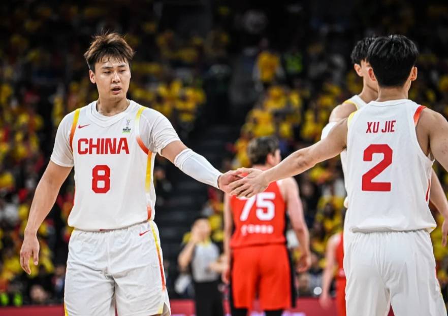 中国队长! Zhao Rui表演多才多艺 Zhao Jiwei有助于激活整个团队7