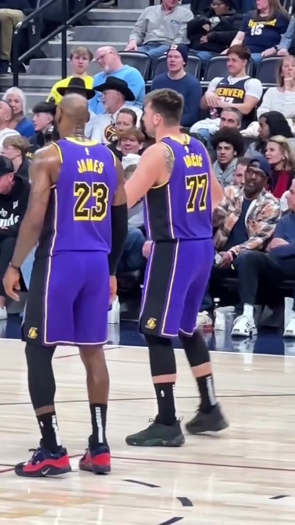 湖人:集齐了两个时代的王牌,打个100分不过分吧?