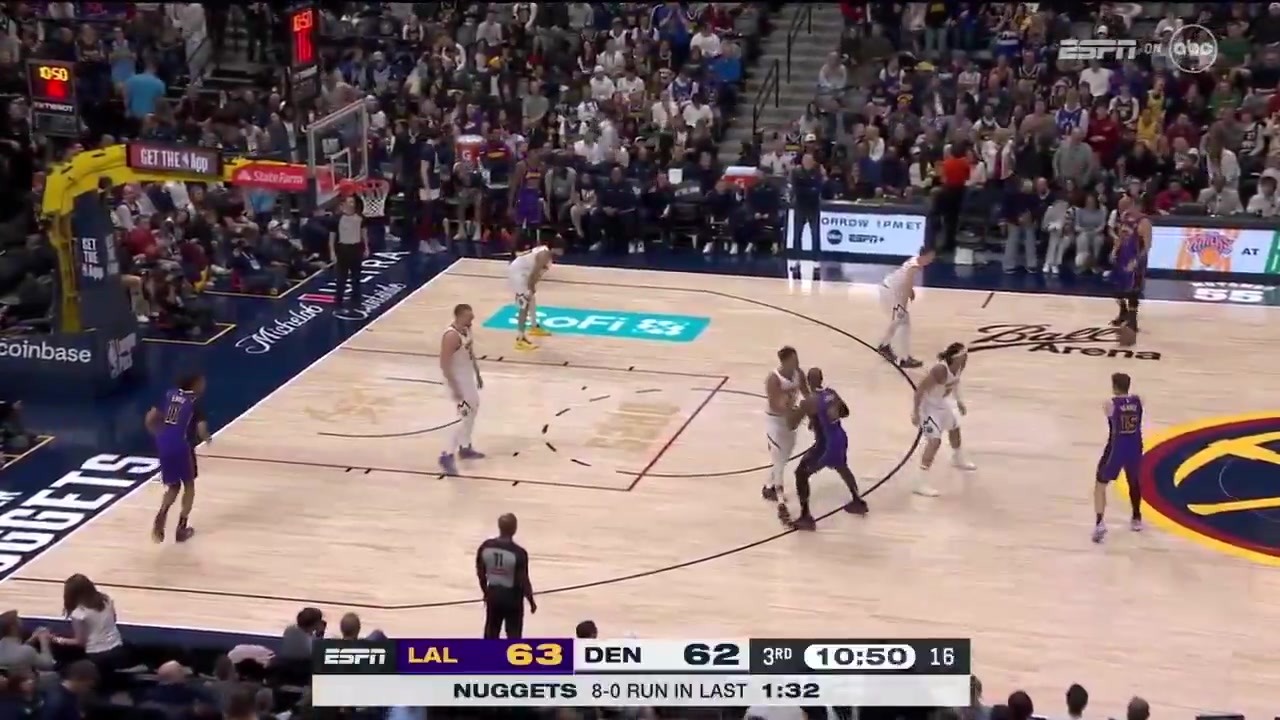 东契奇这球怎么传到那个位置的?老詹从没打过这么富裕的仗吧